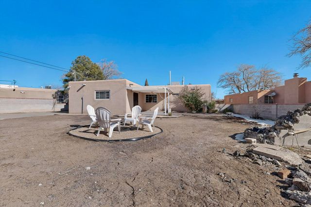 1319 Manzano Street NE, Albuquerque, NM 87110