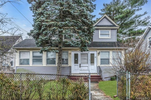 41 W Fulton Avenue, Roosevelt, NY 11575