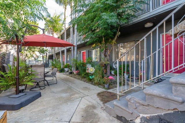 1056 E 6th Street, Long Beach, CA 90802