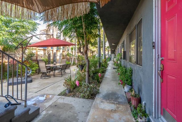 1056 E 6th Street, Long Beach, CA 90802