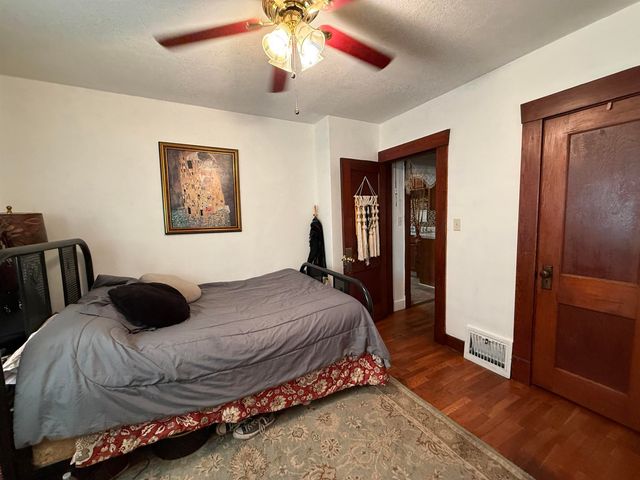 220 E Ellsworth Ave, Salina, KS 67401