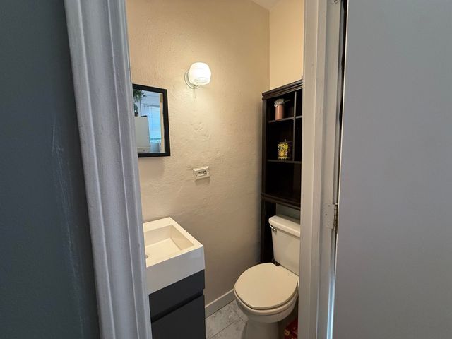 220 E Ellsworth Ave, Salina, KS 67401