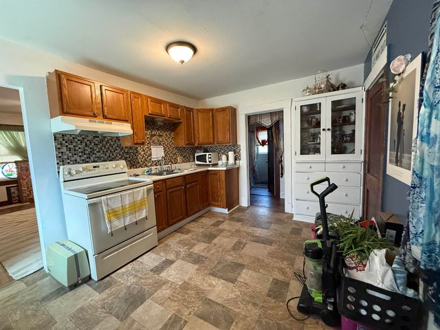 220 E Ellsworth Ave, Salina, KS 67401