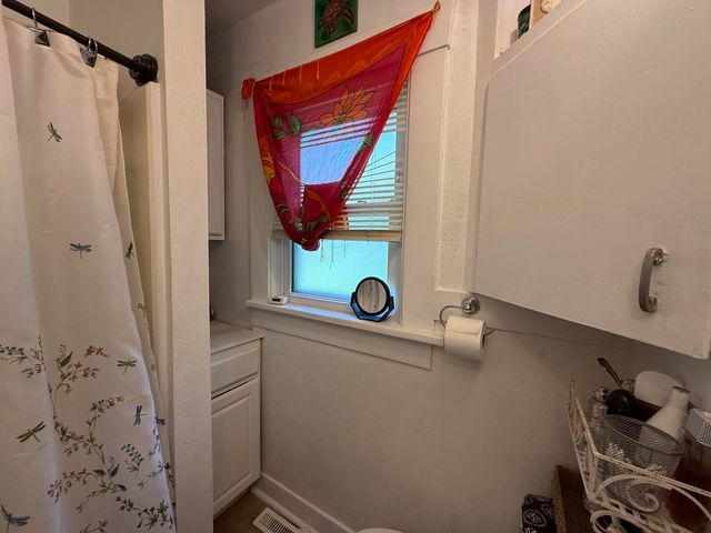 220 E Ellsworth Ave, Salina, KS 67401