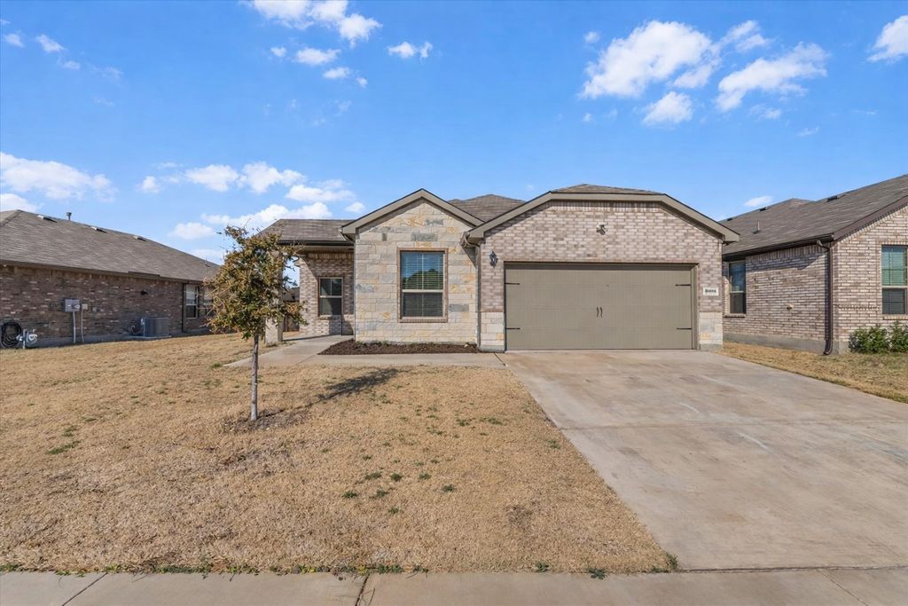 5456 Red Fern Lane, Fort Worth, TX 76179