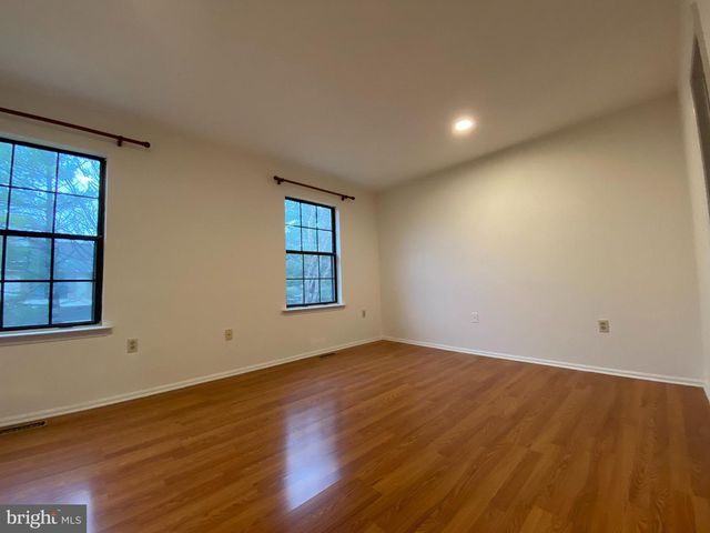 6 LATTA CT, Lawrenceville, NJ 08648