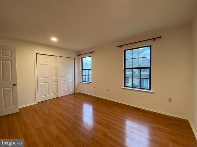 6 LATTA CT, Lawrenceville, NJ 08648