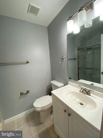 6 LATTA CT, Lawrenceville, NJ 08648