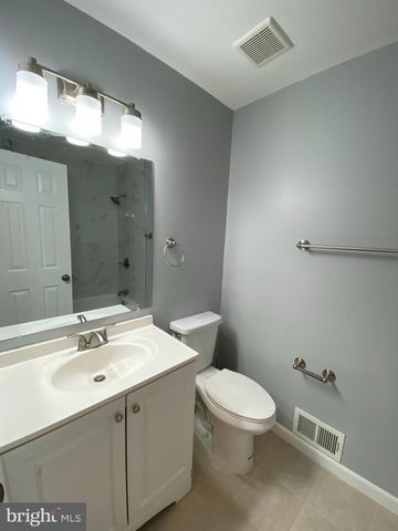 6 LATTA CT, Lawrenceville, NJ 08648
