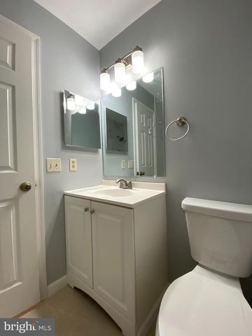 6 LATTA CT, Lawrenceville, NJ 08648