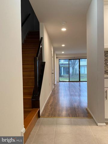 6 LATTA CT, Lawrenceville, NJ 08648