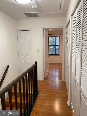 6 LATTA CT, Lawrenceville, NJ 08648
