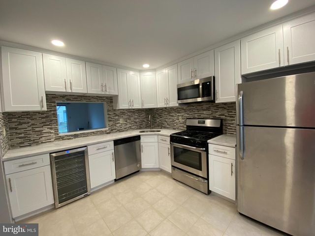 6 LATTA CT, Lawrenceville, NJ 08648