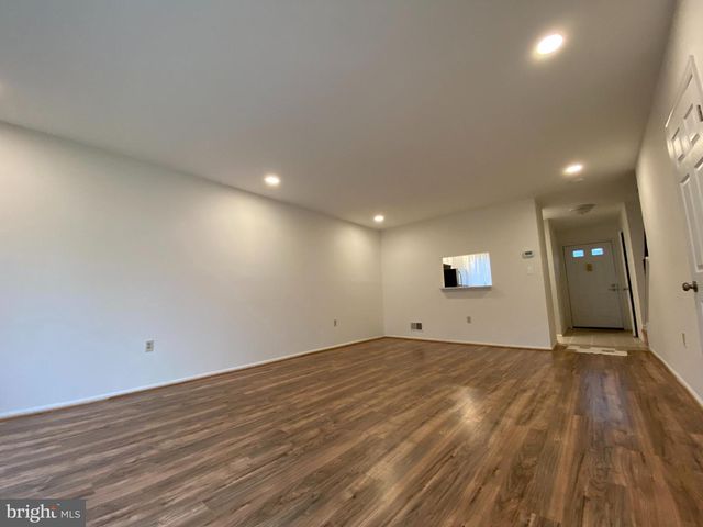 6 LATTA CT, Lawrenceville, NJ 08648