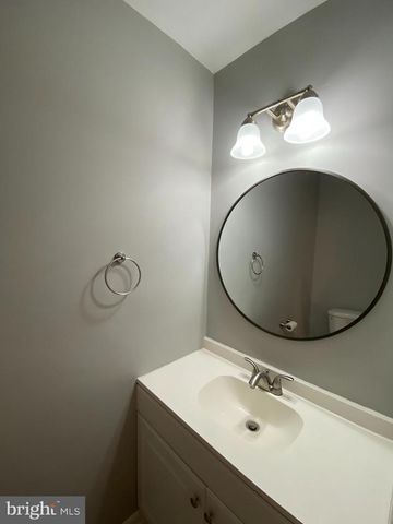 6 LATTA CT, Lawrenceville, NJ 08648