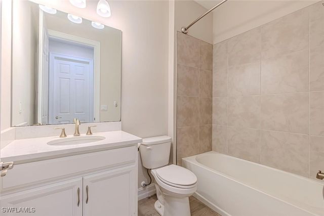 1050 Enbrook LOOP, Naples, FL 34114