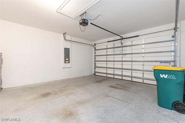 1050 Enbrook LOOP, Naples, FL 34114