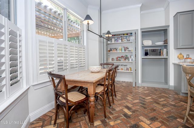 112 White Boulevard, Ocean Springs, MS 39564