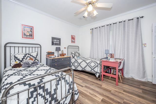 112 White Boulevard, Ocean Springs, MS 39564