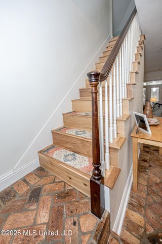 112 White Boulevard, Ocean Springs, MS 39564