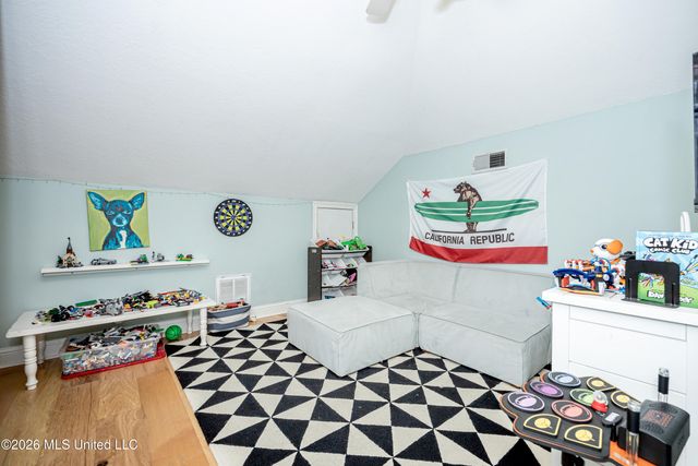 112 White Boulevard, Ocean Springs, MS 39564