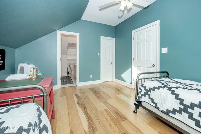 112 White Boulevard, Ocean Springs, MS 39564