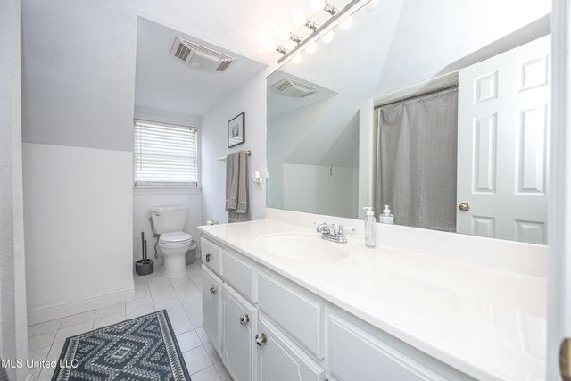 112 White Boulevard, Ocean Springs, MS 39564