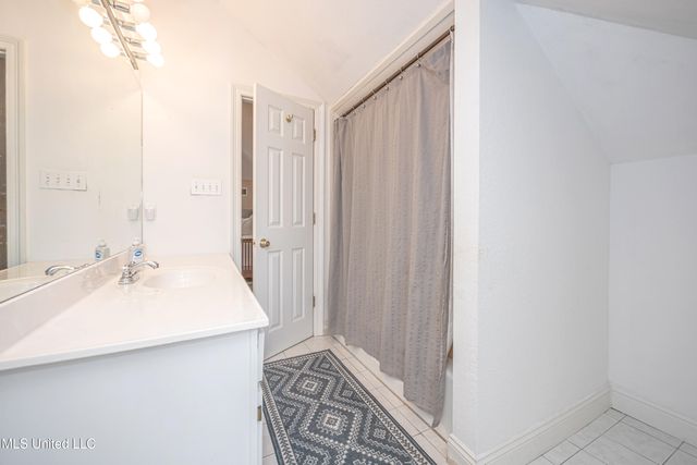 112 White Boulevard, Ocean Springs, MS 39564