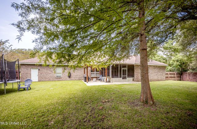 112 White Boulevard, Ocean Springs, MS 39564