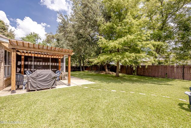 112 White Boulevard, Ocean Springs, MS 39564