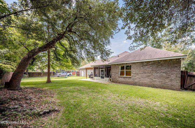 112 White Boulevard, Ocean Springs, MS 39564
