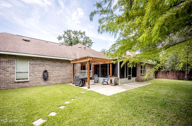 112 White Boulevard, Ocean Springs, MS 39564