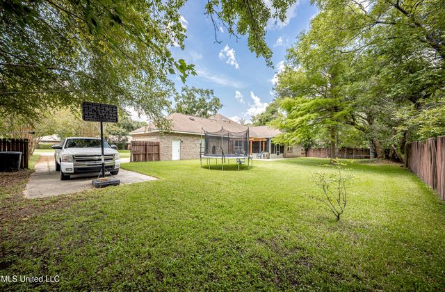 112 White Boulevard, Ocean Springs, MS 39564