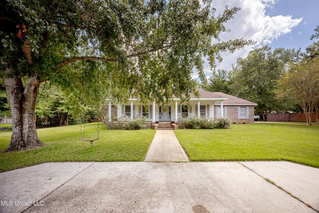 112 White Boulevard, Ocean Springs, MS 39564
