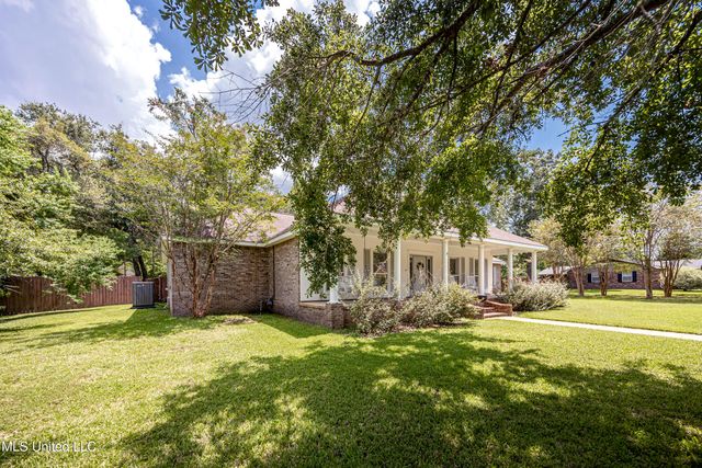 112 White Boulevard, Ocean Springs, MS 39564