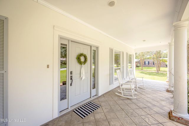 112 White Boulevard, Ocean Springs, MS 39564