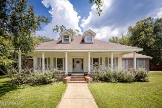 112 White Boulevard, Ocean Springs, MS 39564