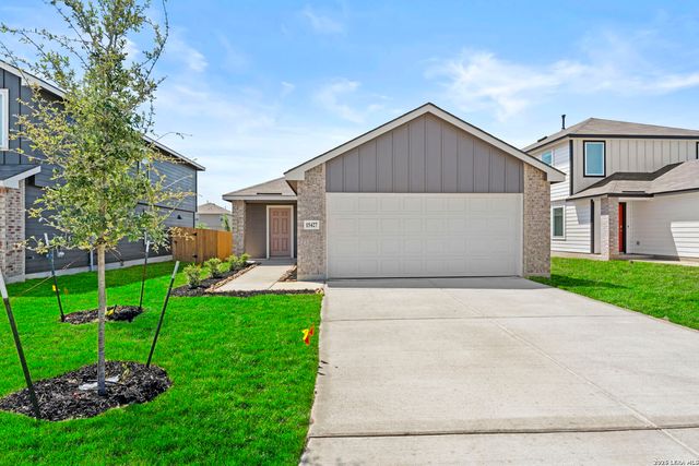 15427 Mint Patch Meadow, Von Ormy, TX 78073