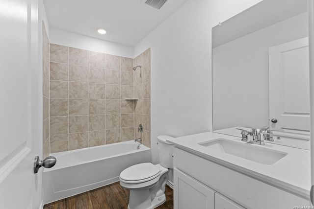 15427 Mint Patch Meadow, Von Ormy, TX 78073