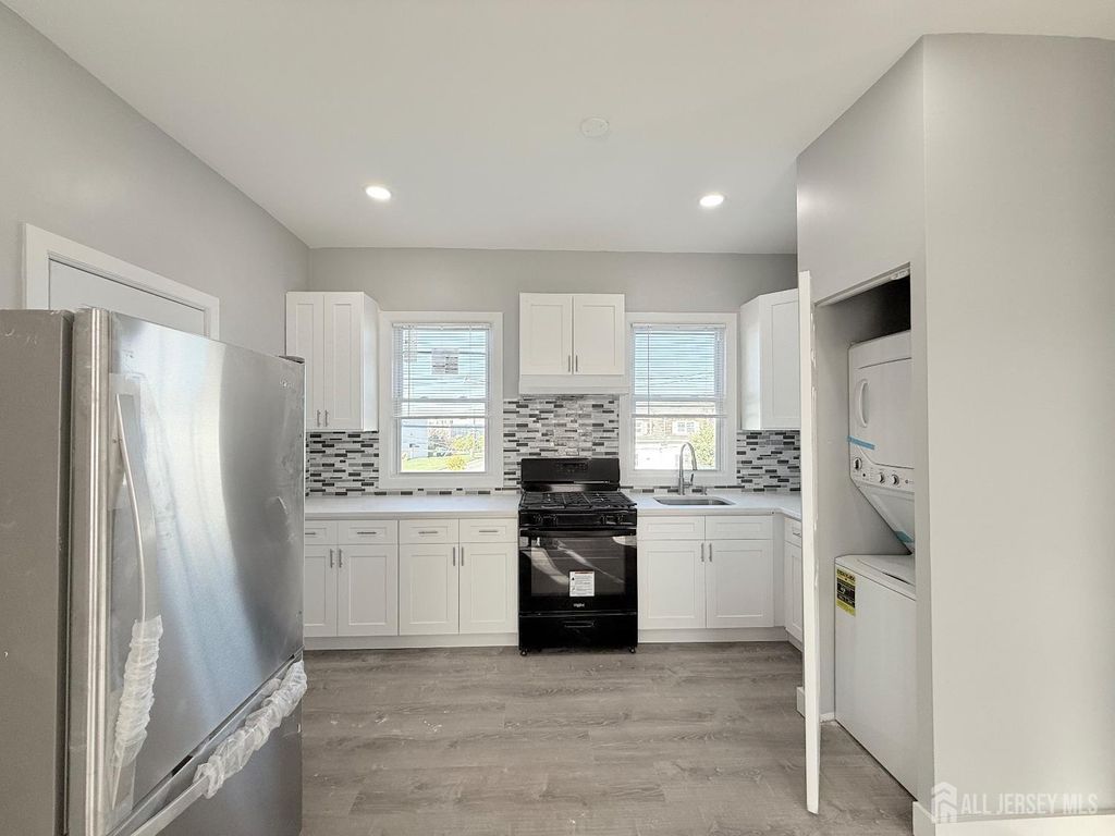 46 Hayward Avenue 2, Carteret, NJ 07008