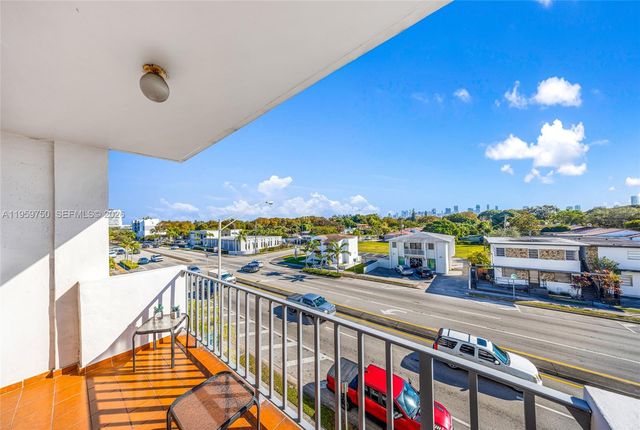 1400 SW 27th Ave 403, Miami, FL 33145