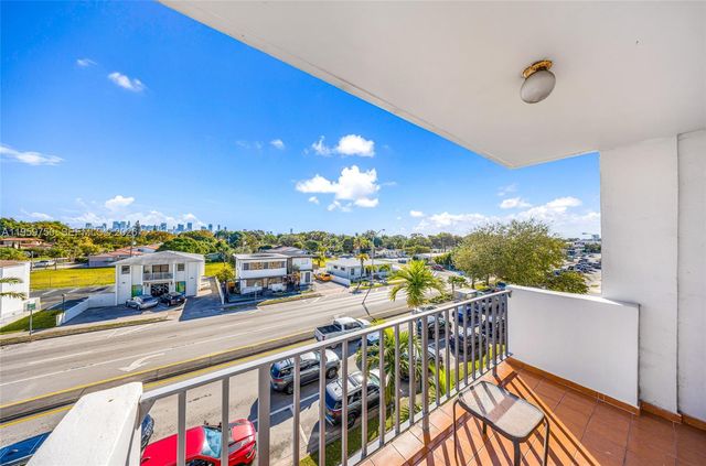 1400 SW 27th Ave 403, Miami, FL 33145