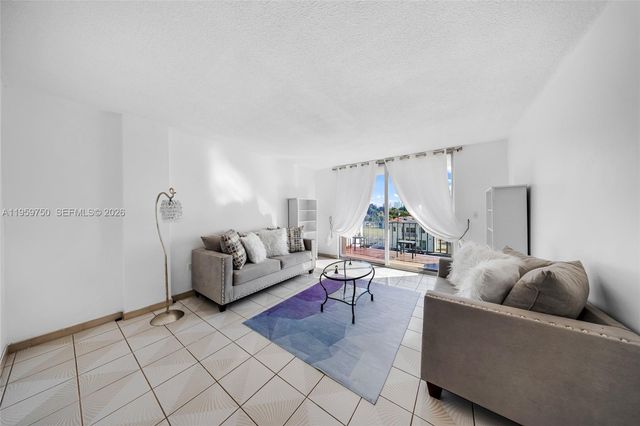 1400 SW 27th Ave 403, Miami, FL 33145