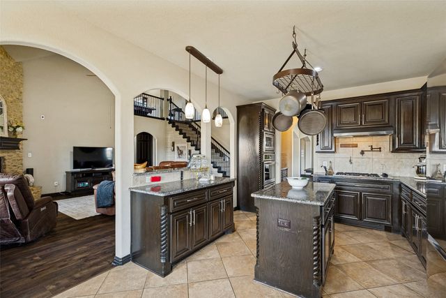 195 Las Colinas Trail, Cross Roads, TX 76227
