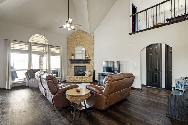 195 Las Colinas Trail, Cross Roads, TX 76227