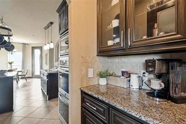 195 Las Colinas Trail, Cross Roads, TX 76227