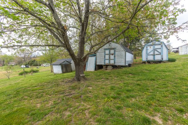 119 Fred Rd, Bon Aqua, TN 37025
