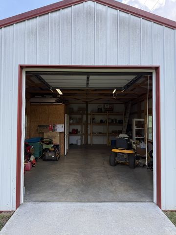 119 Fred Rd, Bon Aqua, TN 37025