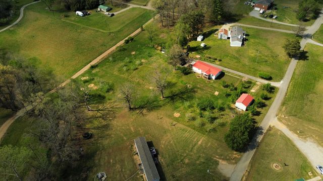 119 Fred Rd, Bon Aqua, TN 37025