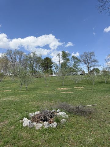 119 Fred Rd, Bon Aqua, TN 37025